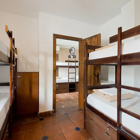 Oasis Backpackers' Granada