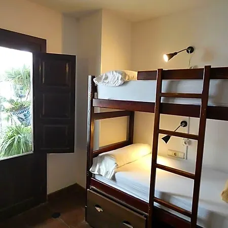 Oasis Backpackers'