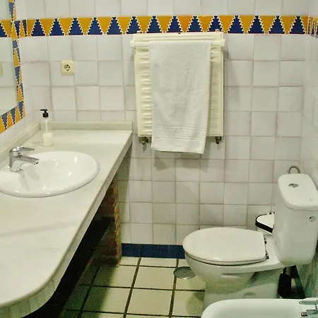 Oasis Backpackers' * Гранада