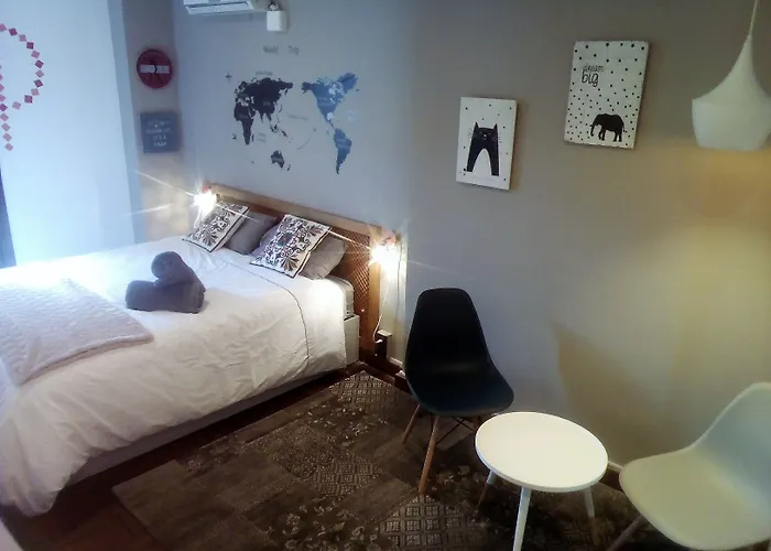 Oasis Backpackers' *