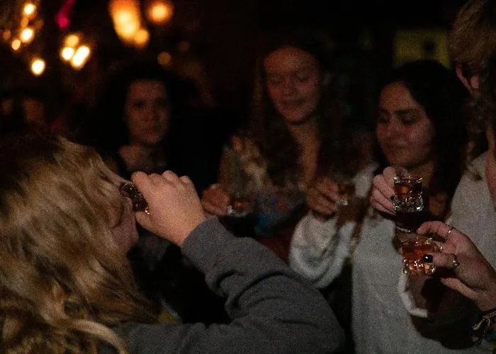 بيت شباب Oasis Backpackers' *