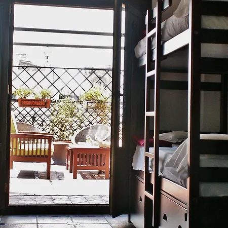 Oasis Backpackers' Hostal *