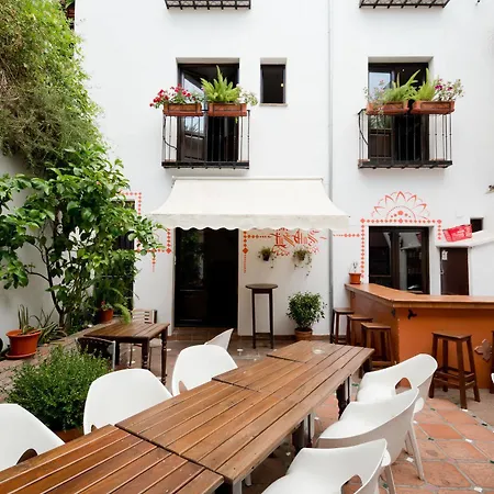 Oasis Backpackers' Hostal